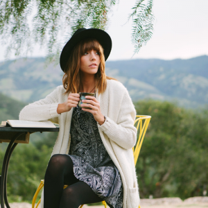 Блузи и пуловери