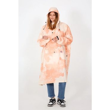 poncho-de-pluie-watercolor_b414e095-6a7f-4380-b143-18eec950a40d