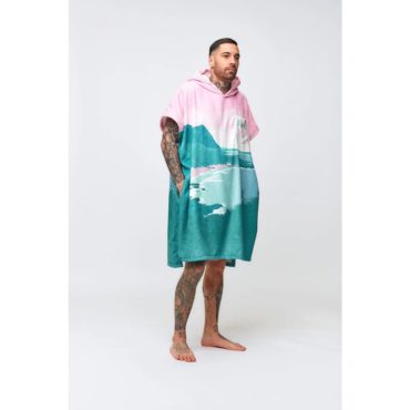 poncho-destination-hawaii_bd9c7726-ce1a-4bc4-bb36-144a2c29eab5